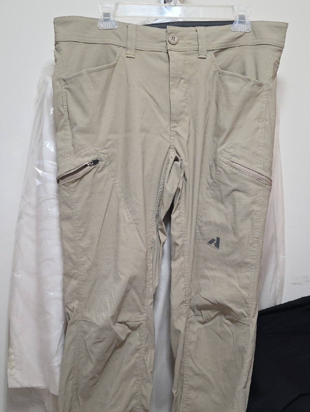 Eddie Bauer Men's Tan Cargo Pants with Zip Pockets
